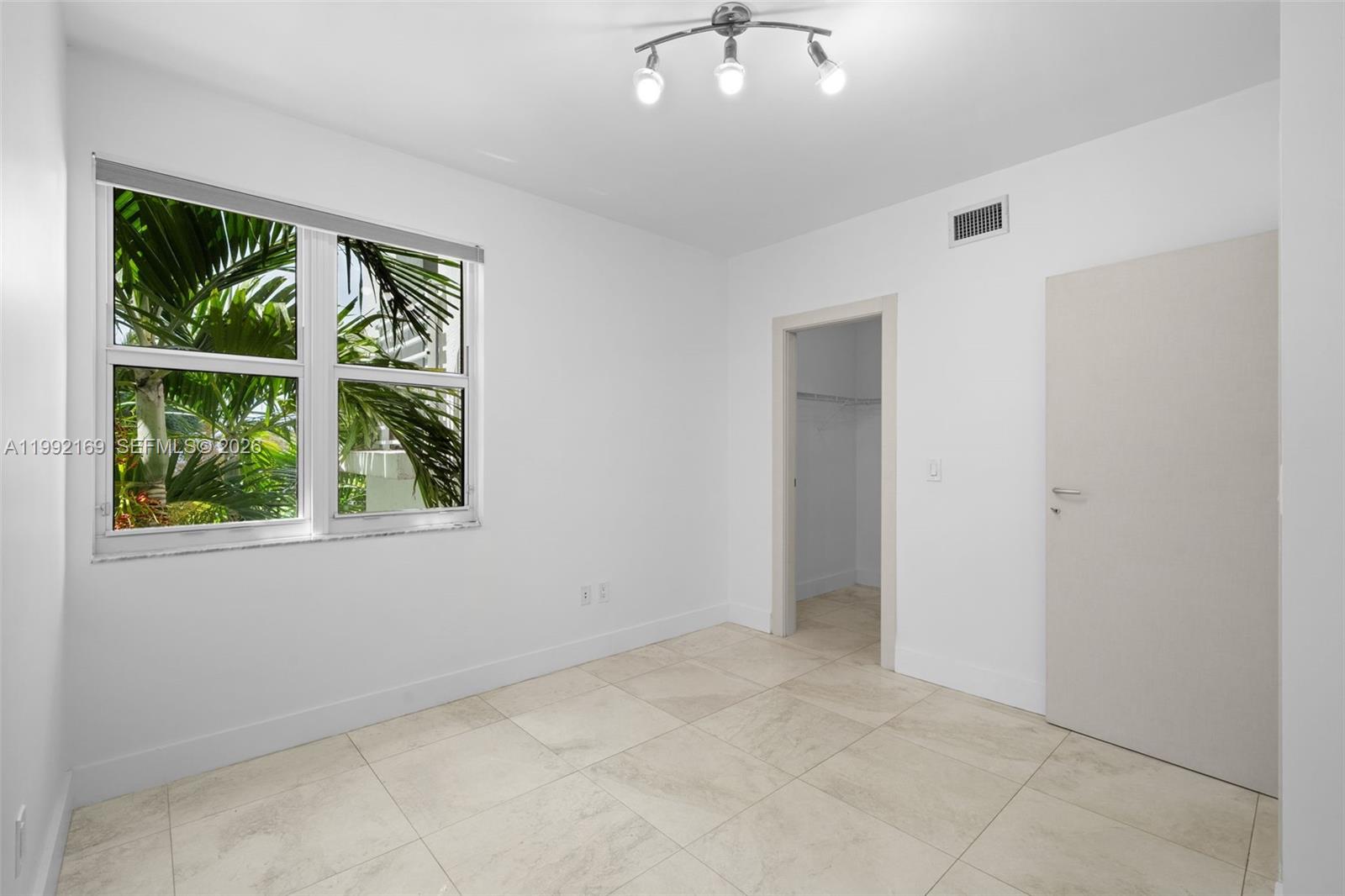 7918 Harbor Is Dr #311 North Bay Village, FL 33141