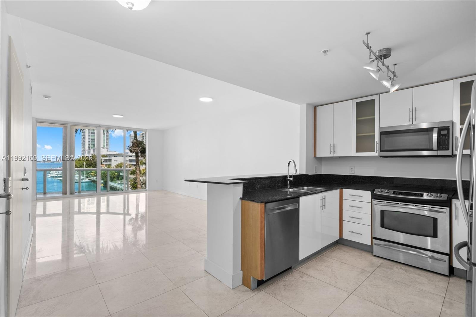 7918 Harbor Is Dr #311 North Bay Village, FL 33141