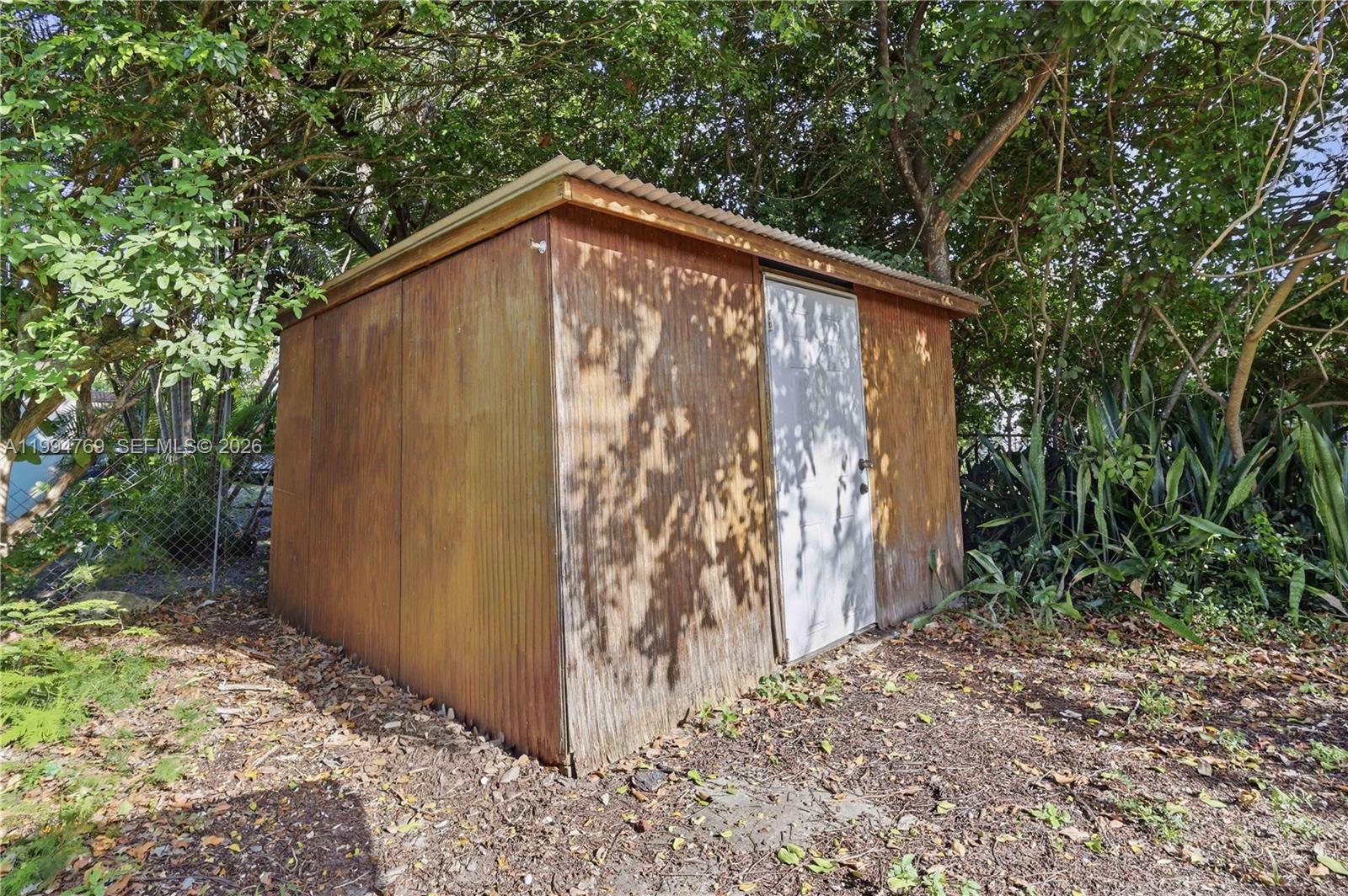 1664 NE 179th St North Miami Beach, FL 33162