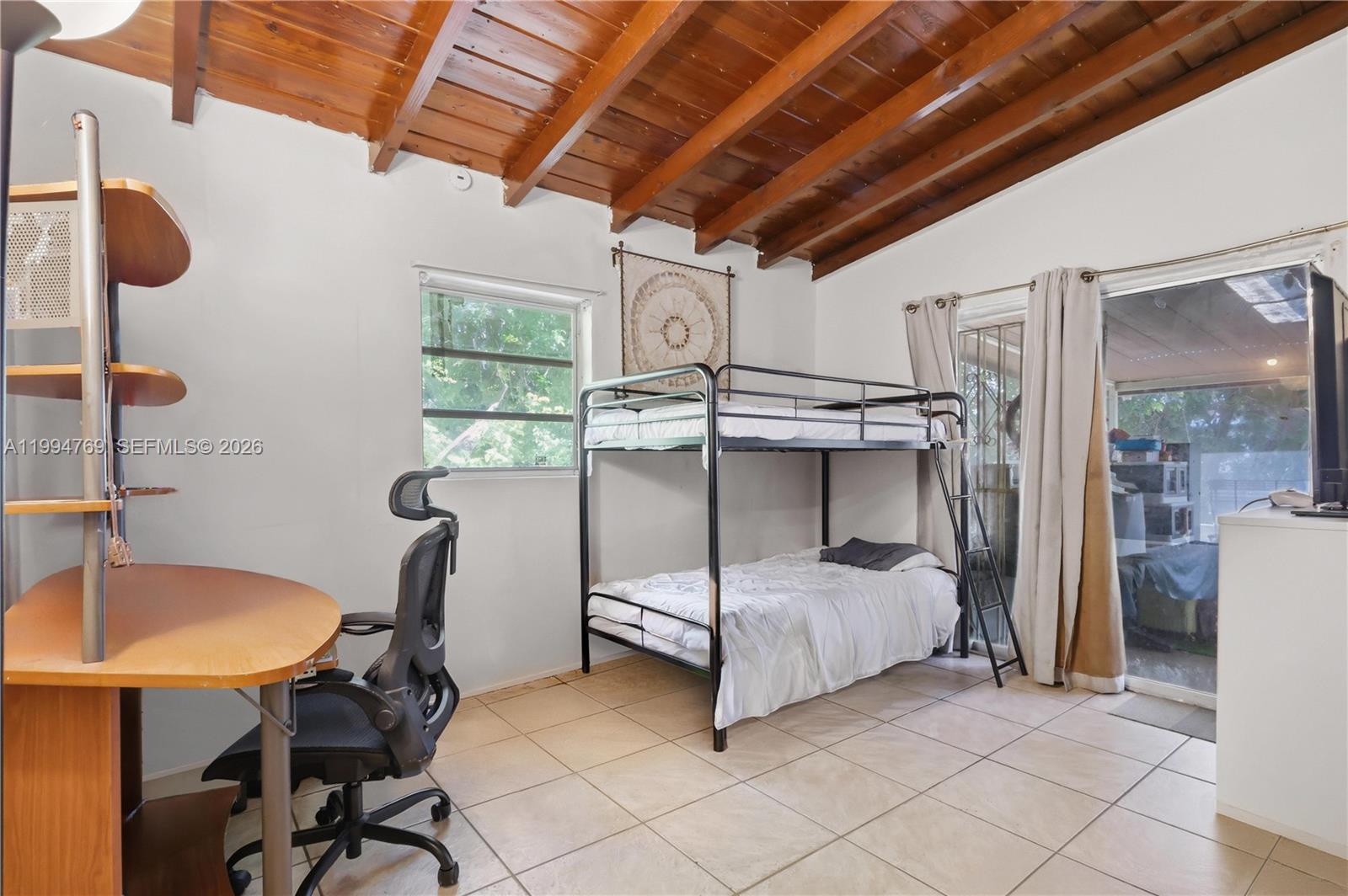 1664 NE 179th St North Miami Beach, FL 33162