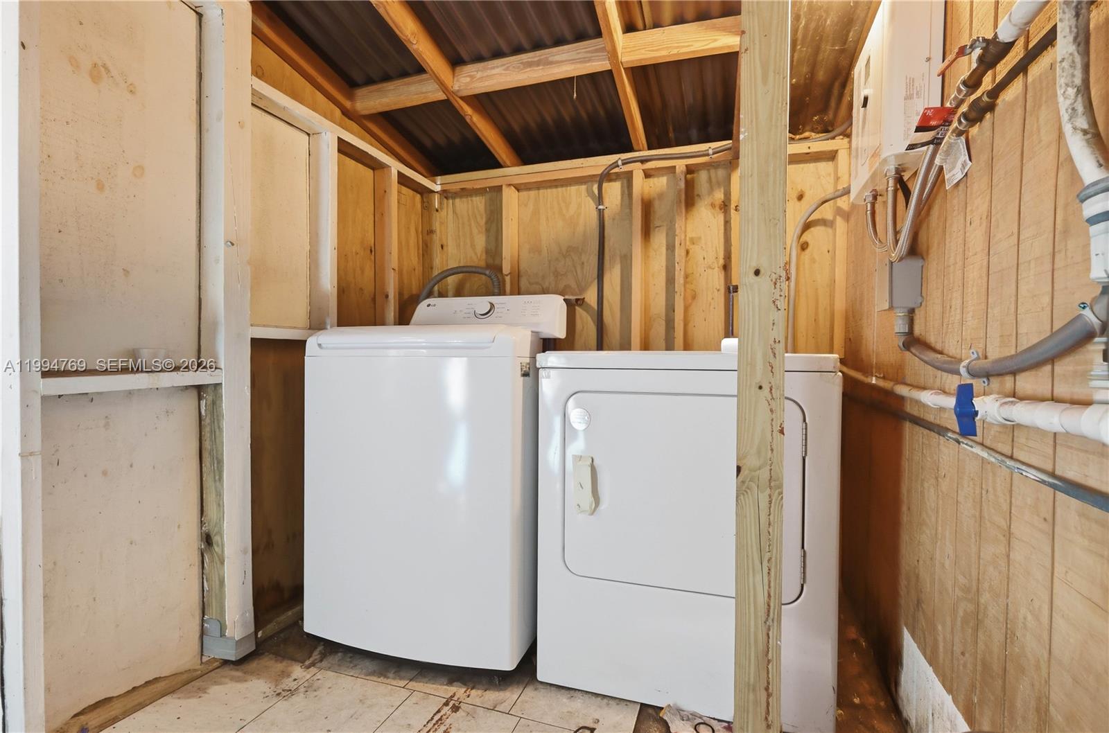 1664 NE 179th St North Miami Beach, FL 33162