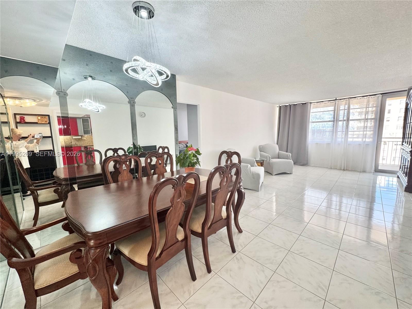 image Winston Towers 10012