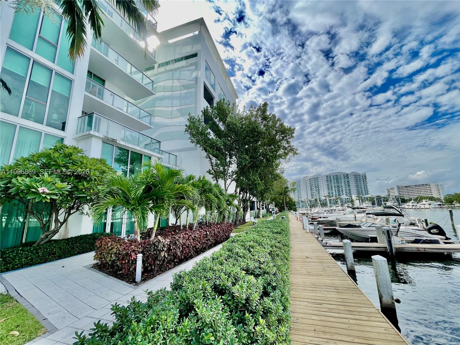 image Eloquence on the Bay21