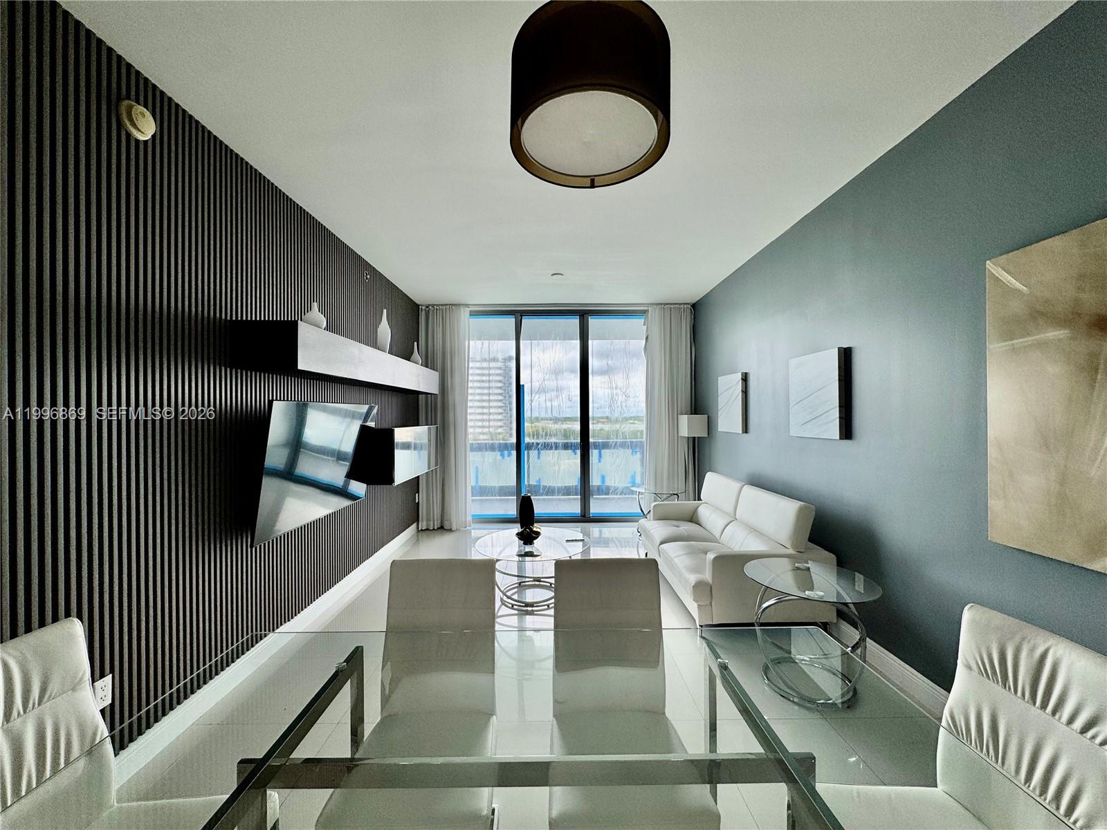 image Eloquence on the Bay2