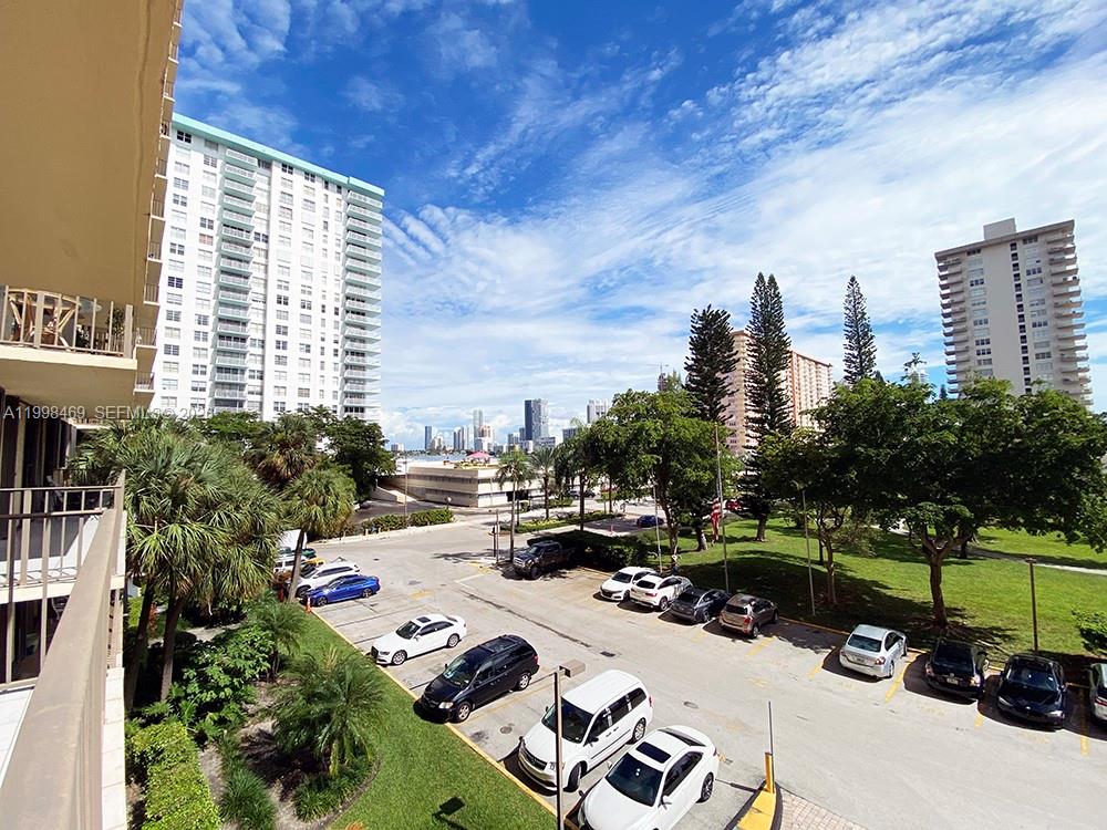 image Winston Towers 70030