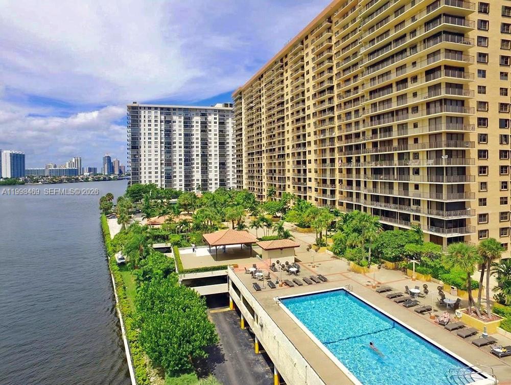 image Winston Towers 70032