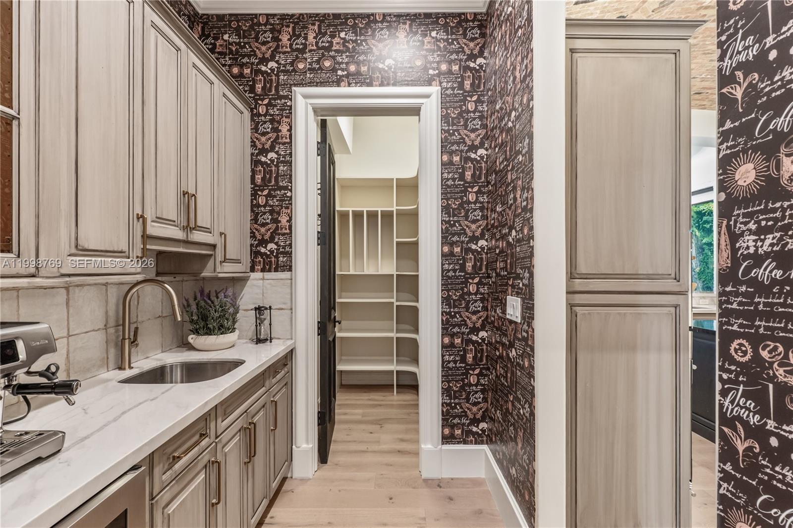 6350 SW 107th St Pinecrest, FL 33156