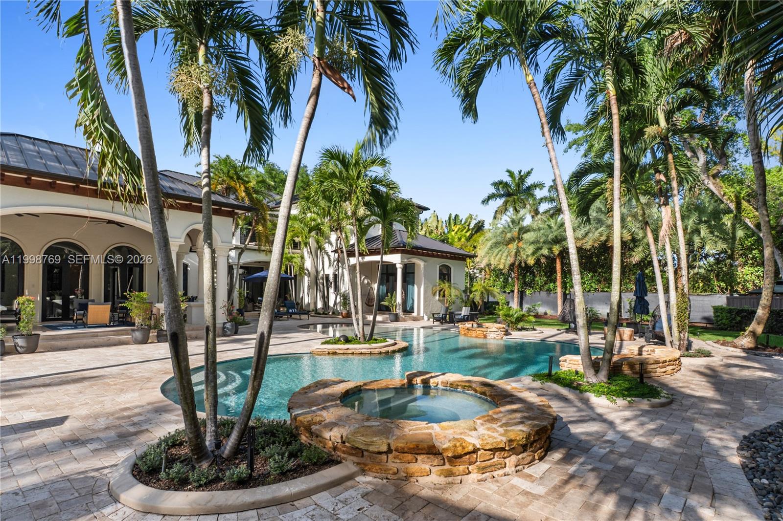 6350 SW 107th St Pinecrest, FL 33156