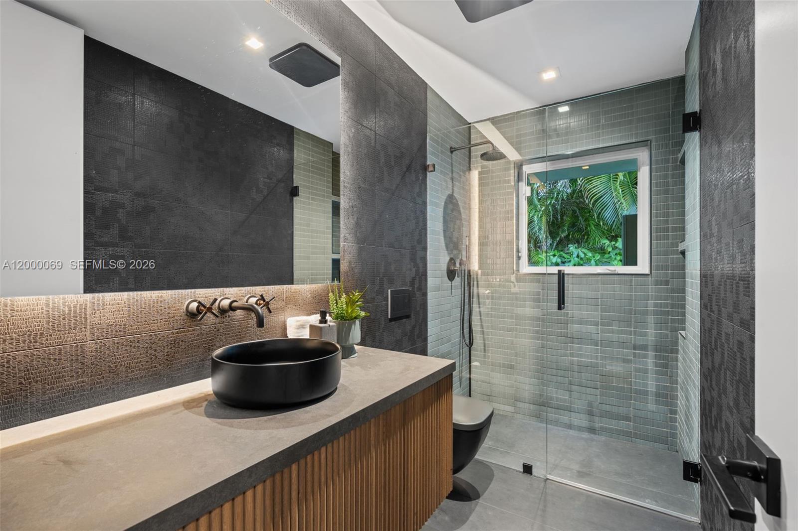 4800 Bay Pt Rd Miami, FL 33137