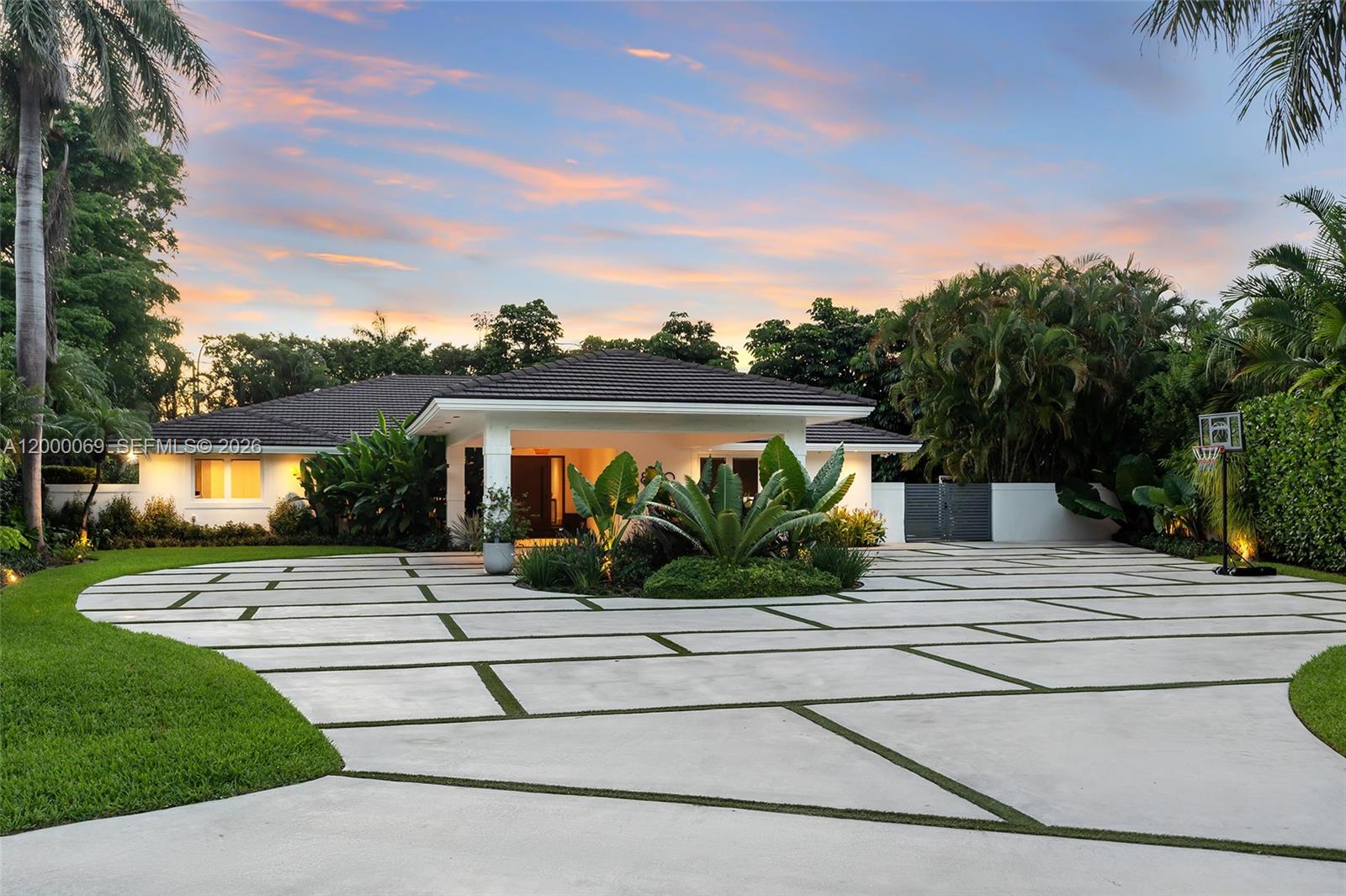 4800 Bay Pt Rd Miami, FL 33137