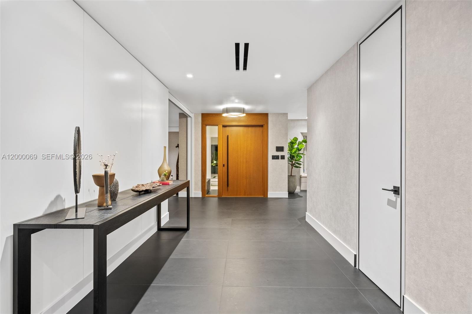 4800 Bay Pt Rd Miami, FL 33137