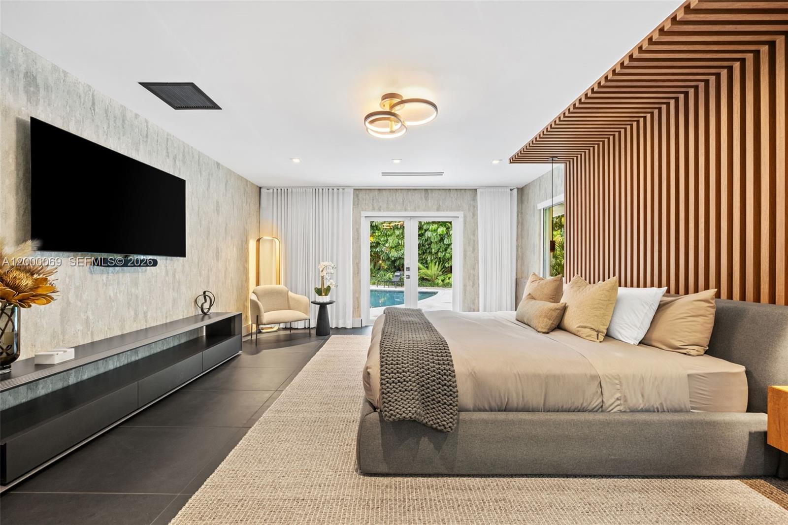 4800 Bay Pt Rd Miami, FL 33137