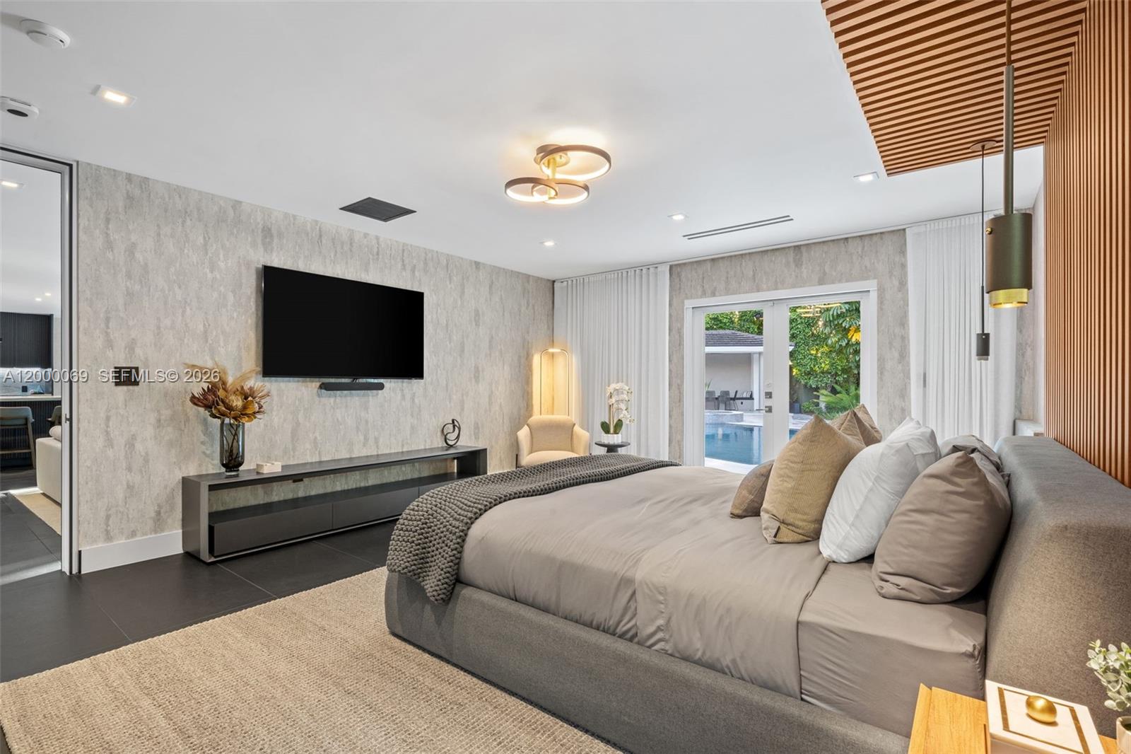 4800 Bay Pt Rd Miami, FL 33137