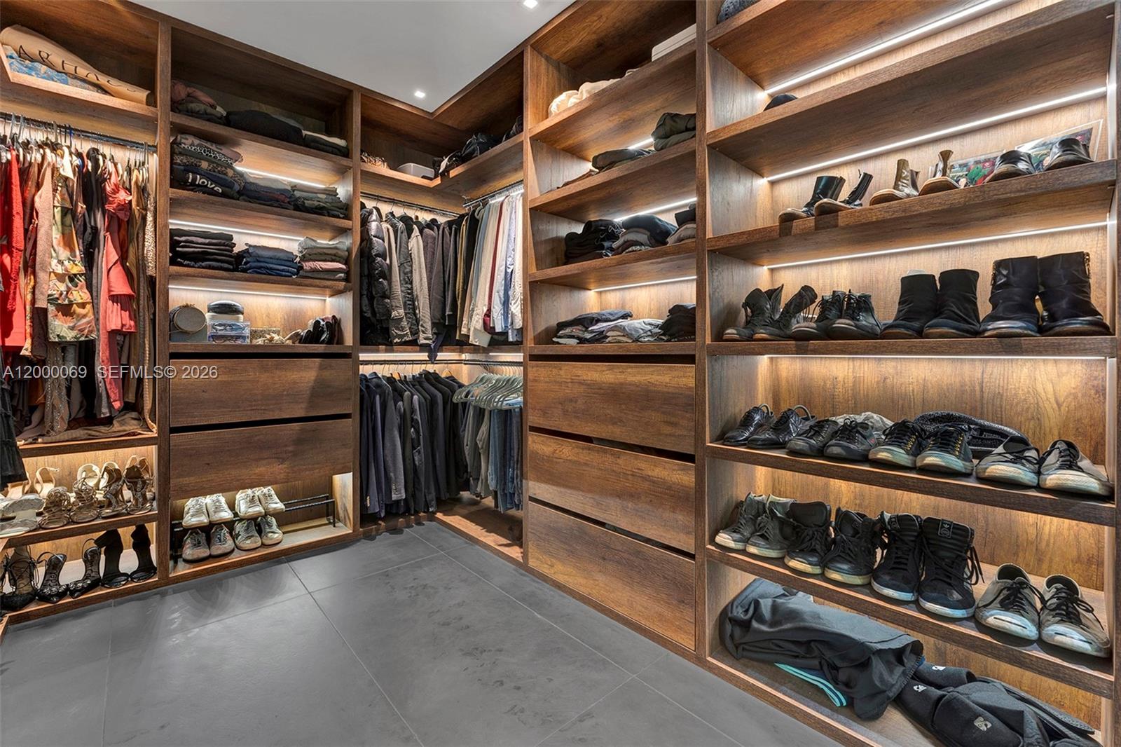 4800 Bay Pt Rd Miami, FL 33137