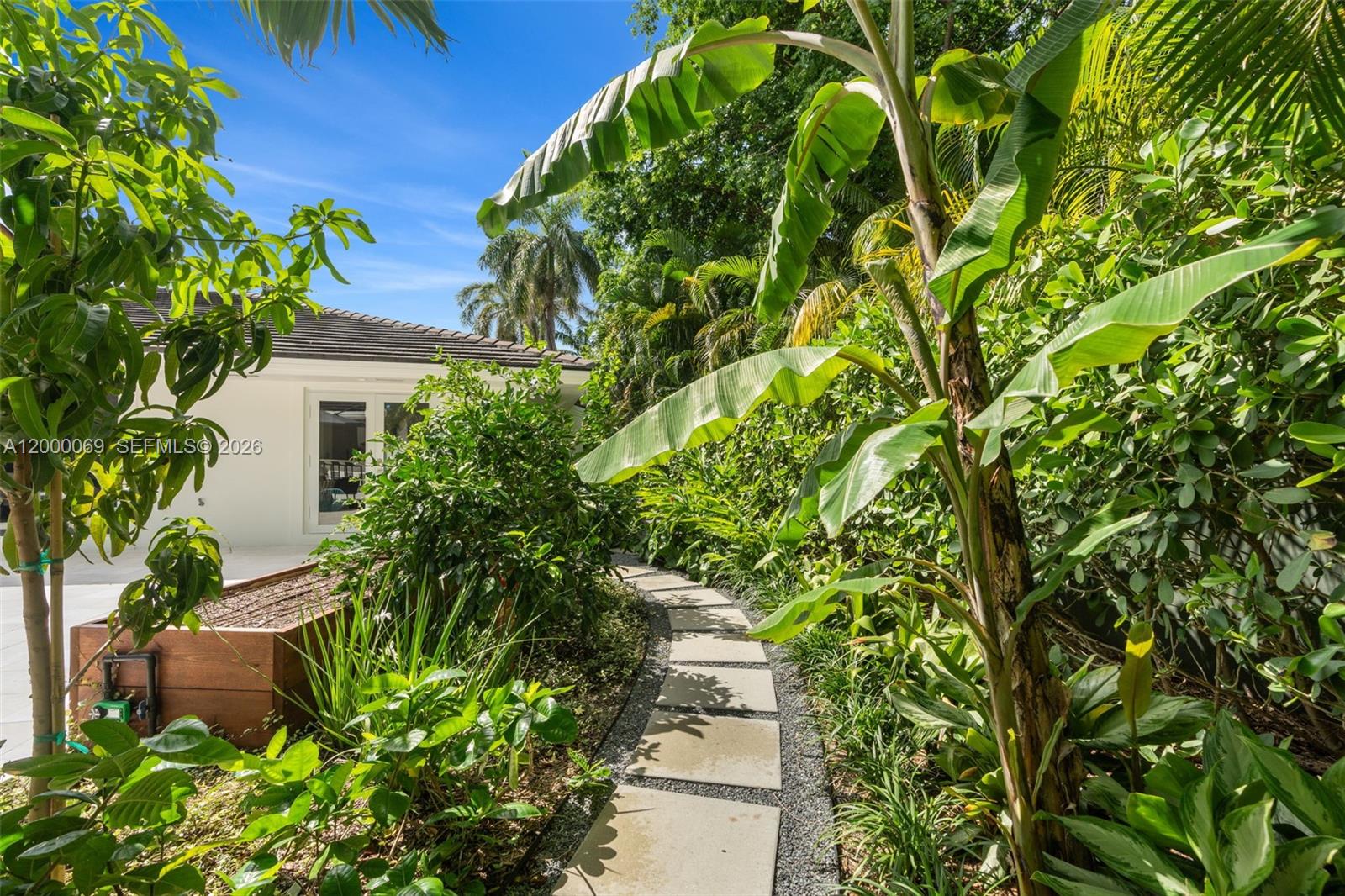 4800 Bay Pt Rd Miami, FL 33137