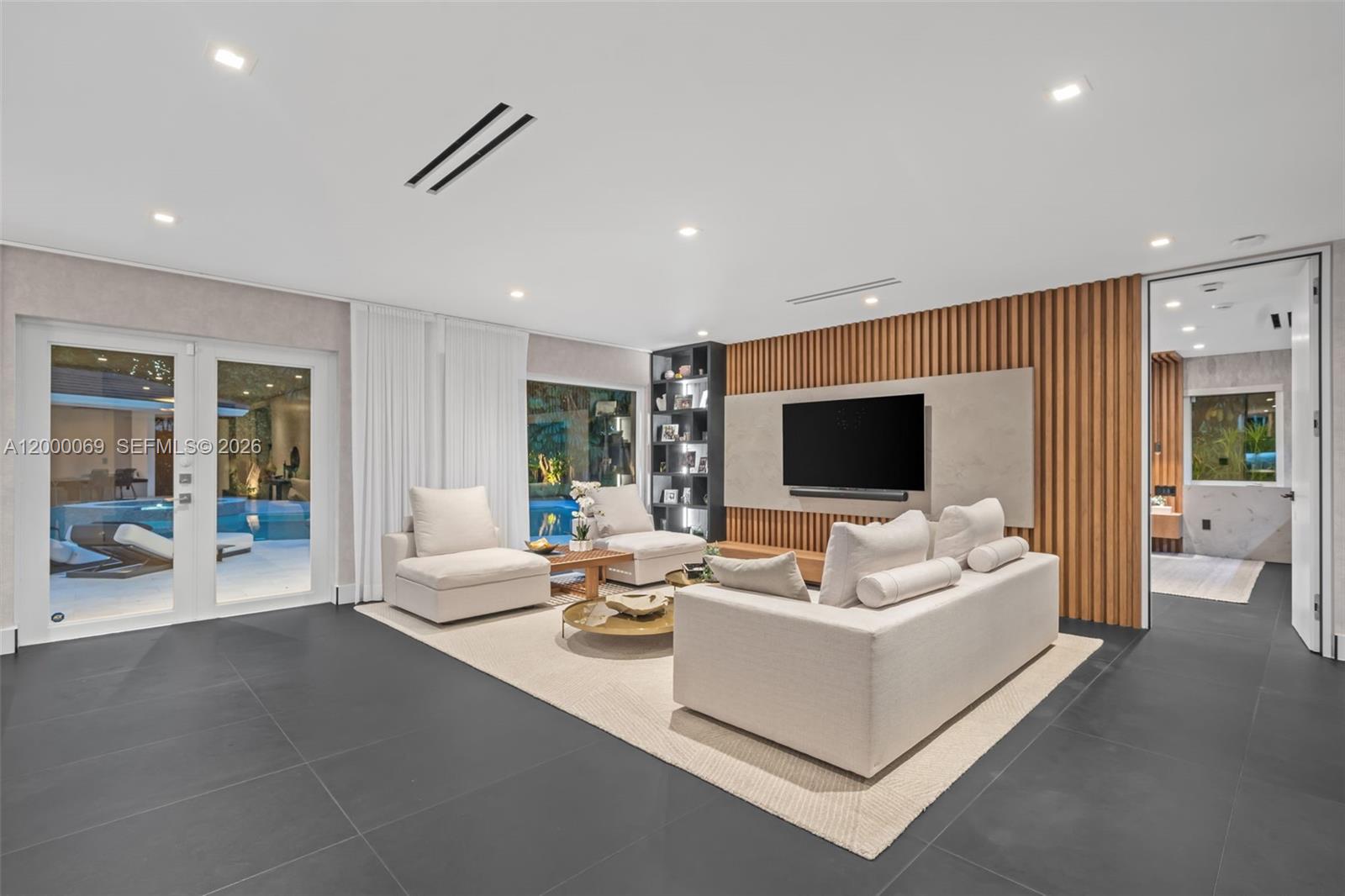 4800 Bay Pt Rd Miami, FL 33137