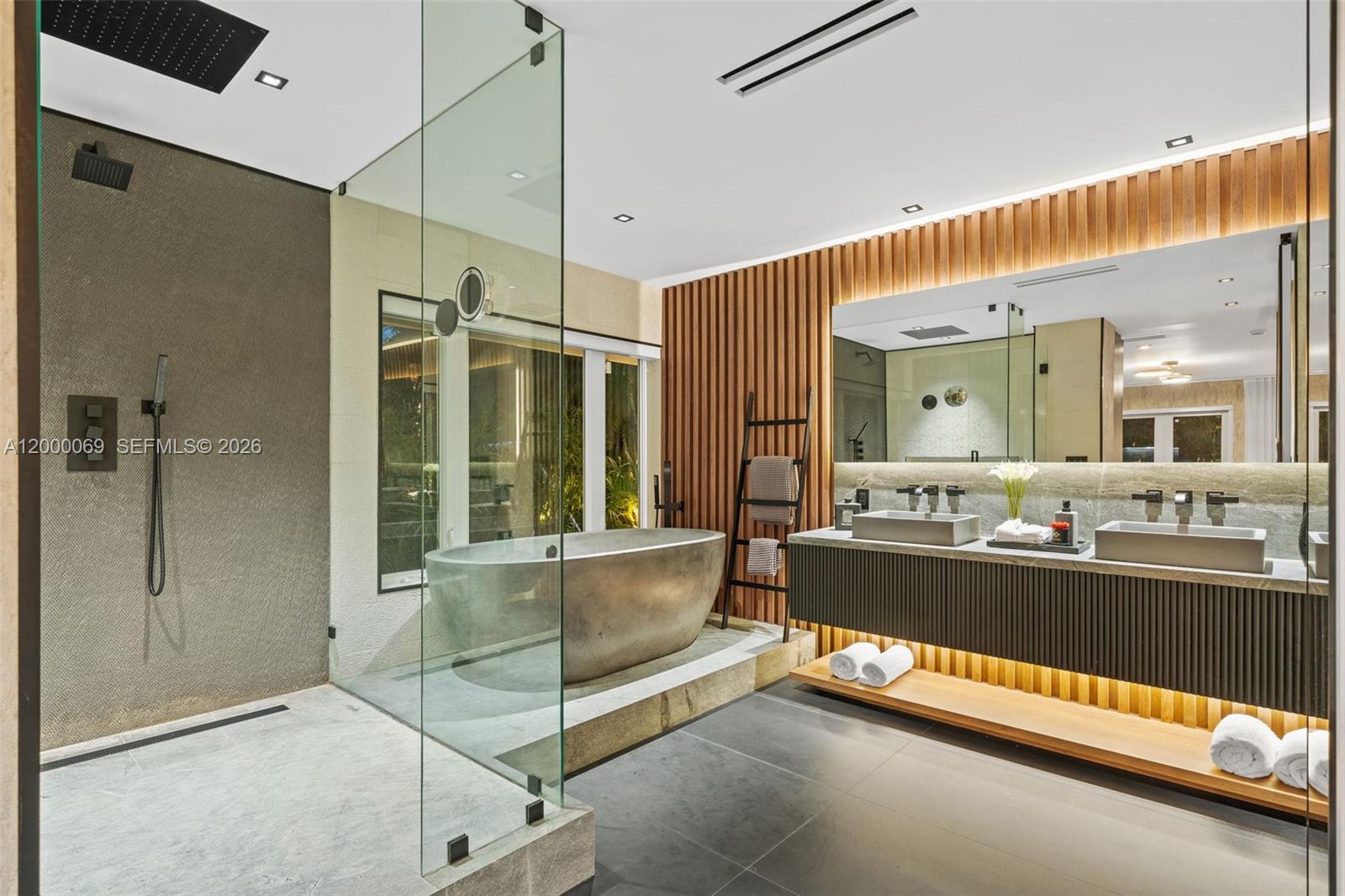 4800 Bay Pt Rd Miami, FL 33137