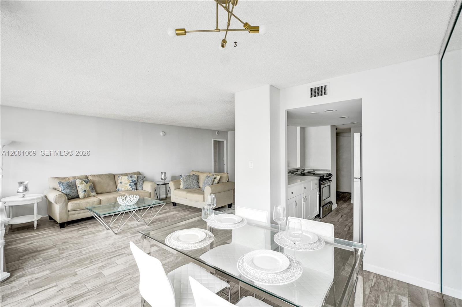 image Winston Towers 20011