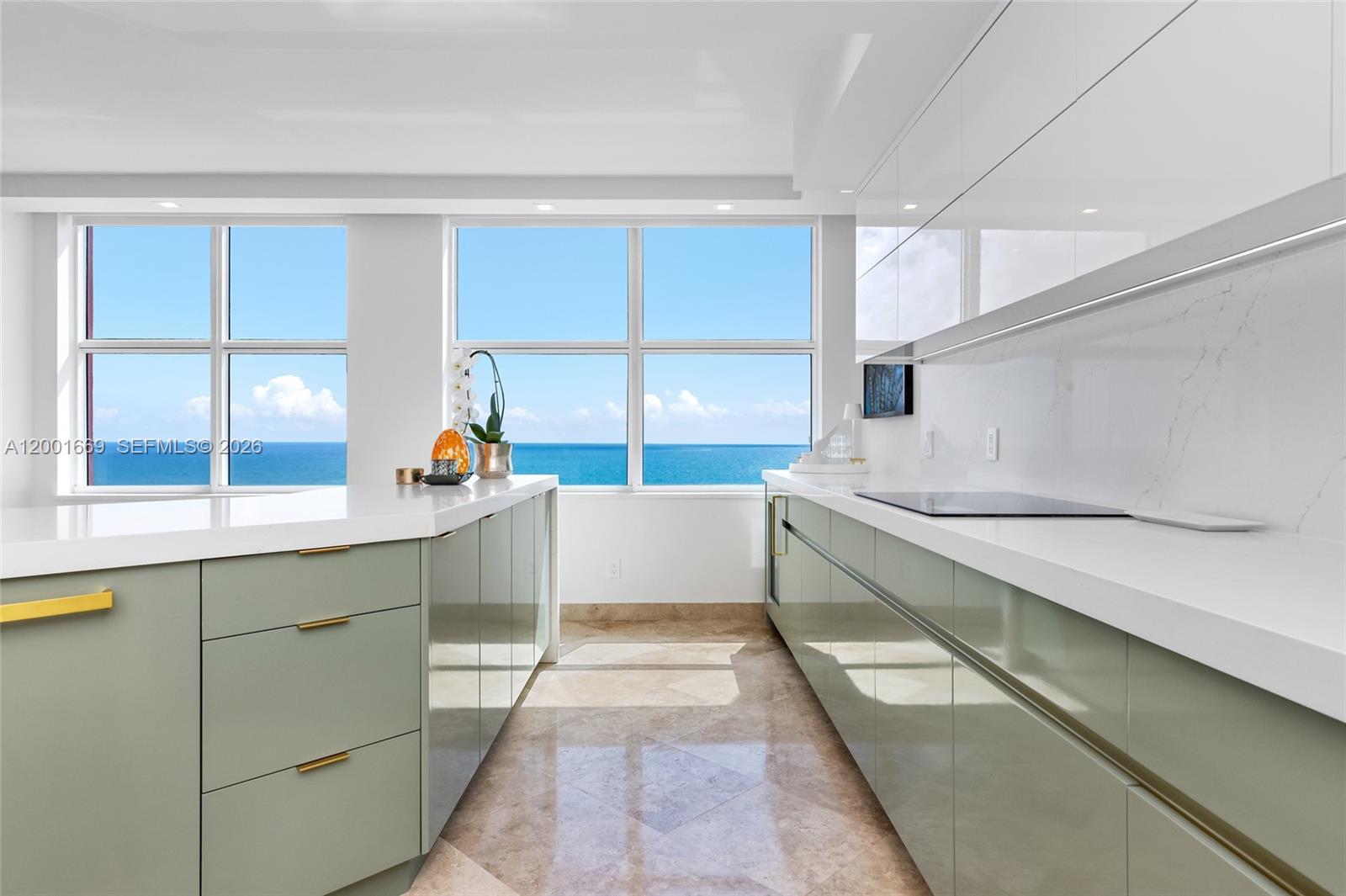 2100 N Ocean Blvd #15B Fort Lauderdale, FL 33305