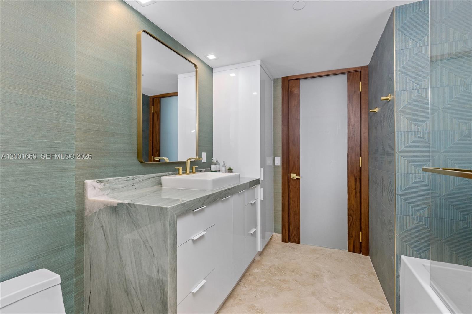 2100 N Ocean Blvd #15B Fort Lauderdale, FL 33305