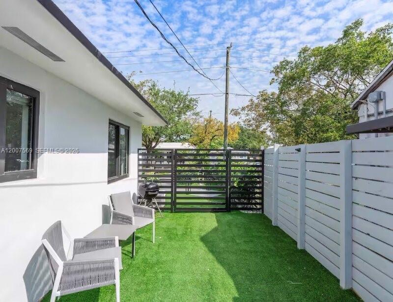 400 NW 40th St Miami, FL 33127