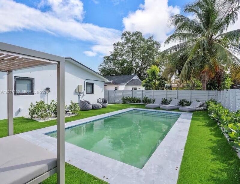 400 NW 40th St Miami, FL 33127