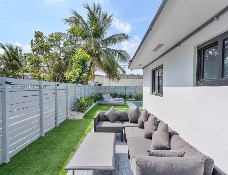400 NW 40th St Miami, FL 33127