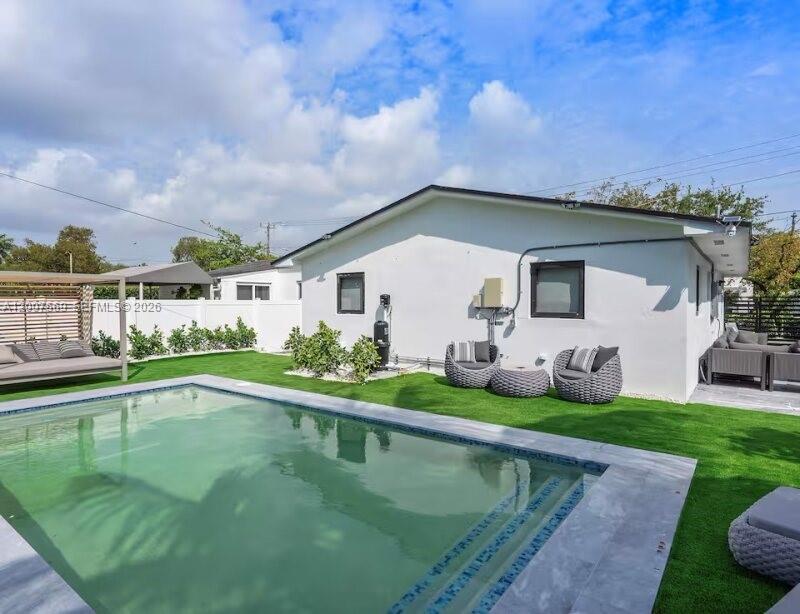 400 NW 40th St Miami, FL 33127