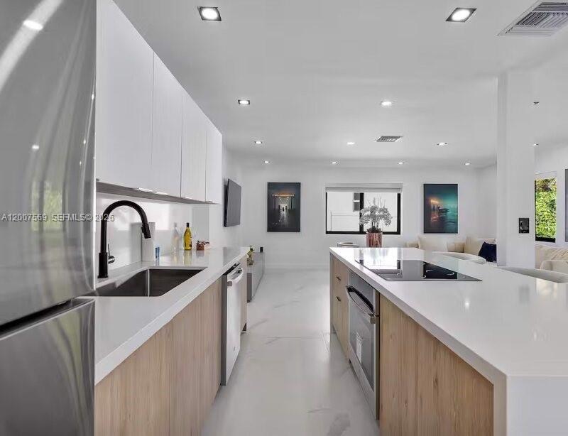400 NW 40th St Miami, FL 33127