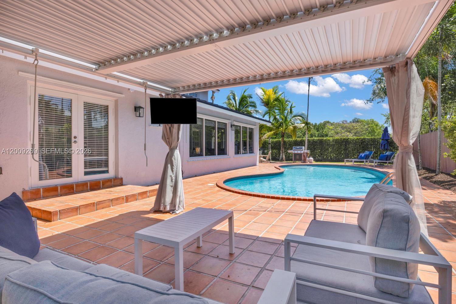 8900 SW 159th Ter Palmetto Bay, FL 33157