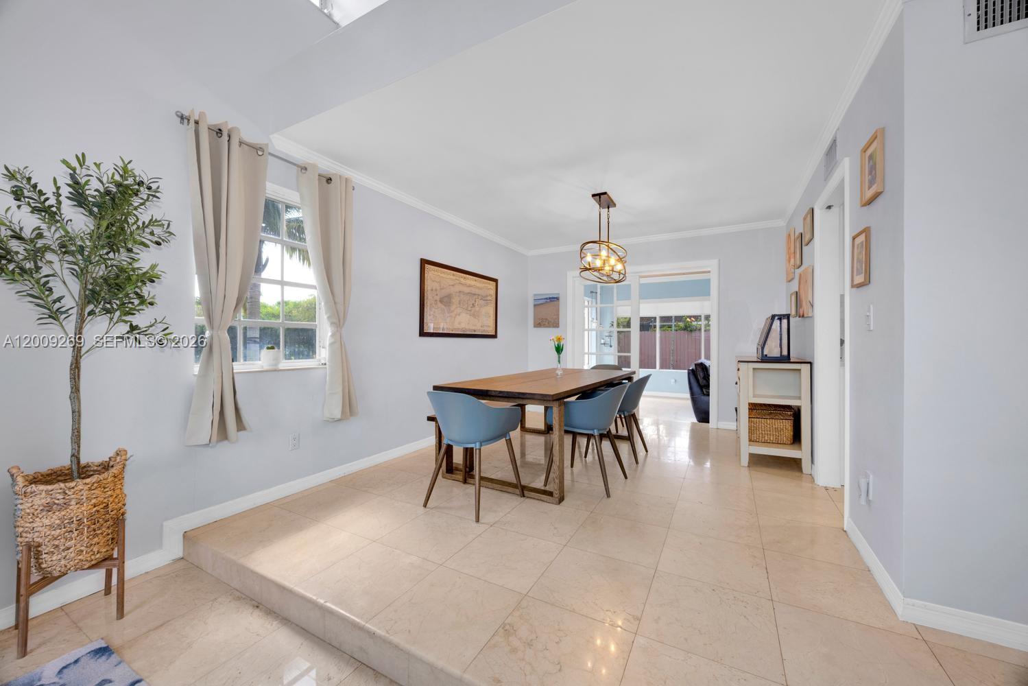 8900 SW 159th Ter Palmetto Bay, FL 33157