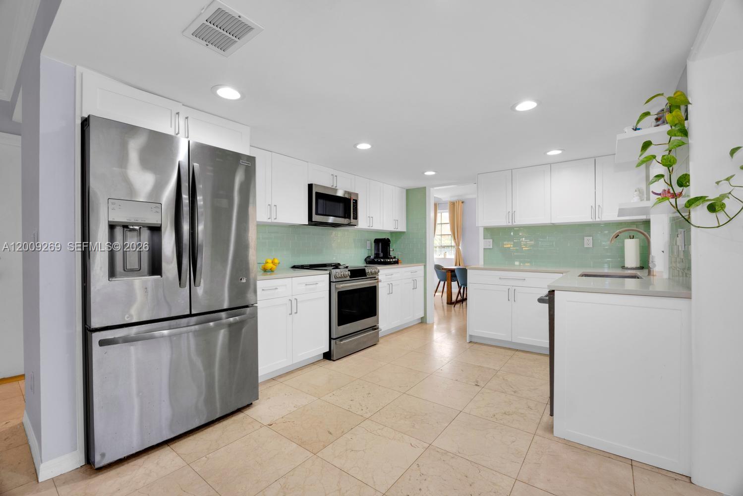 8900 SW 159th Ter Palmetto Bay, FL 33157