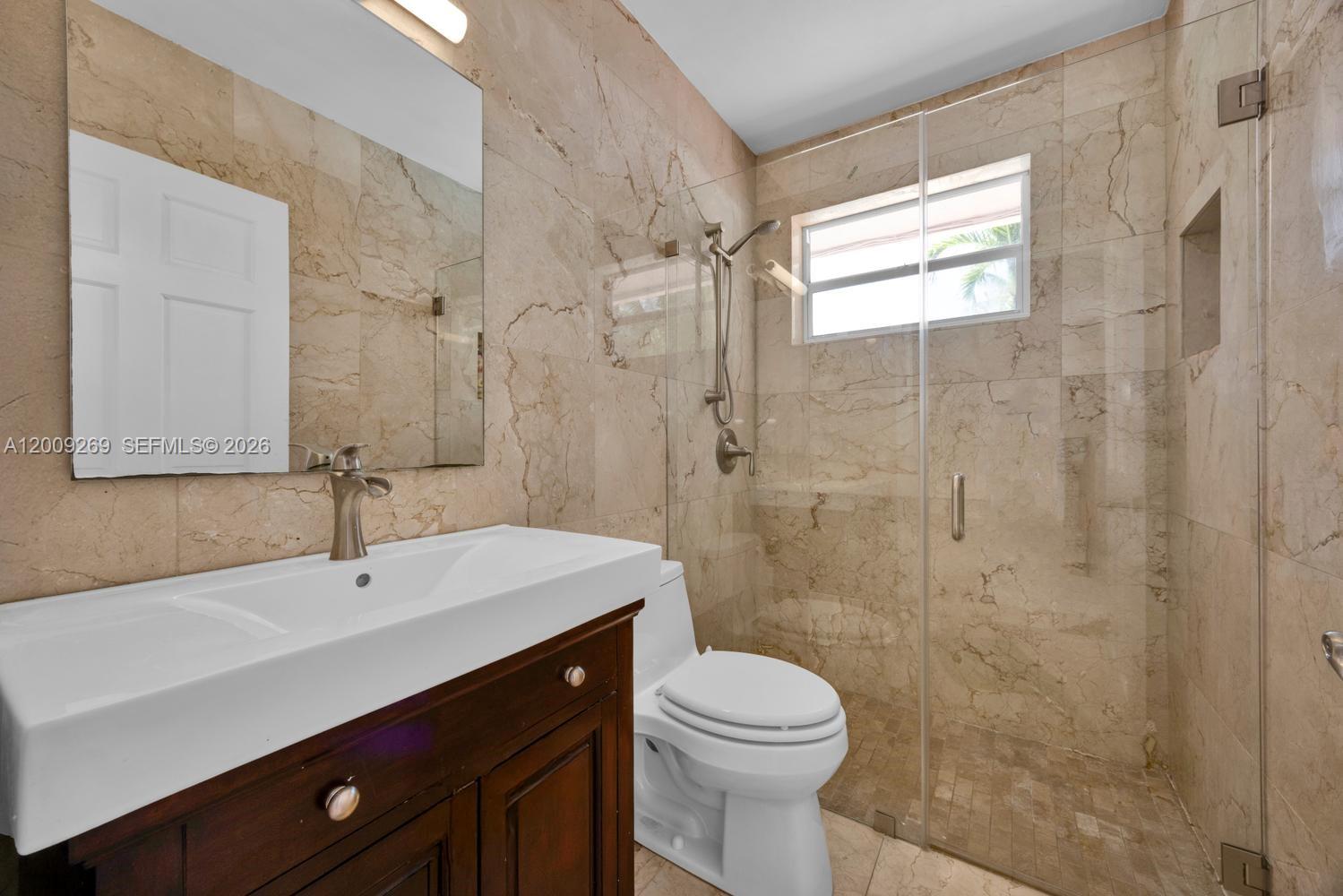 8900 SW 159th Ter Palmetto Bay, FL 33157