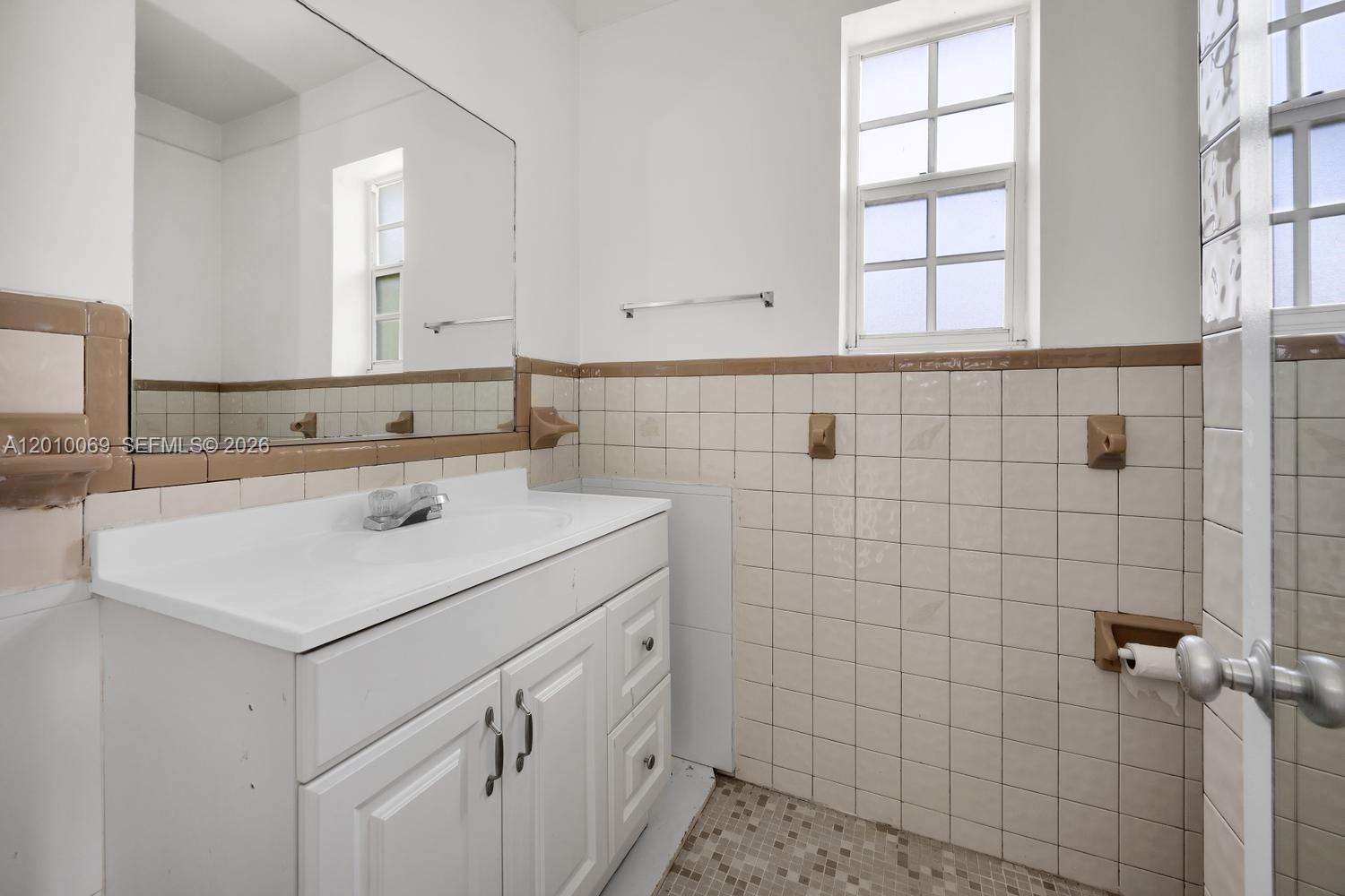 6065 N Waterway Dr Miami, FL 33155