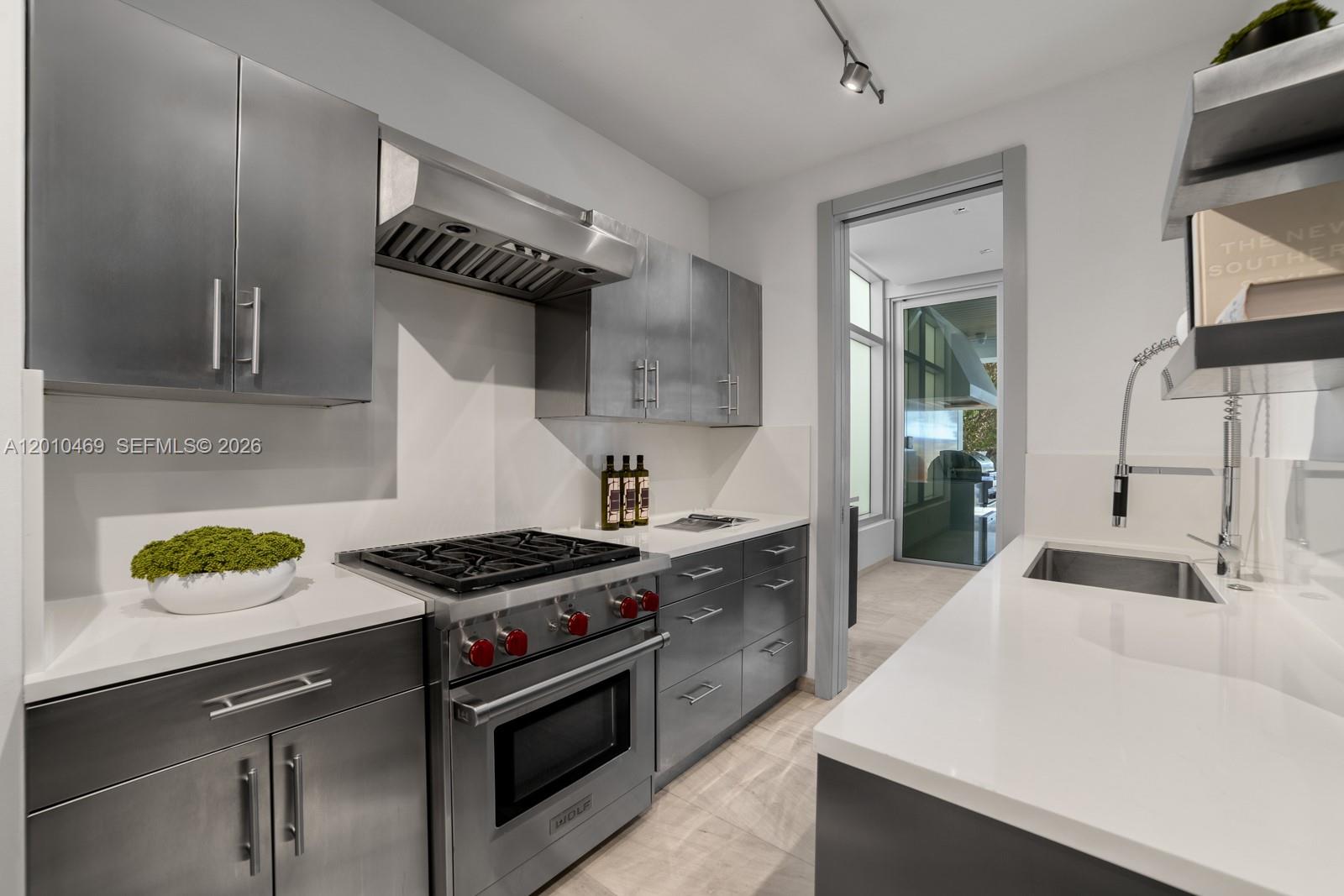 7815 Atlantic Way Miami Beach, FL 33141