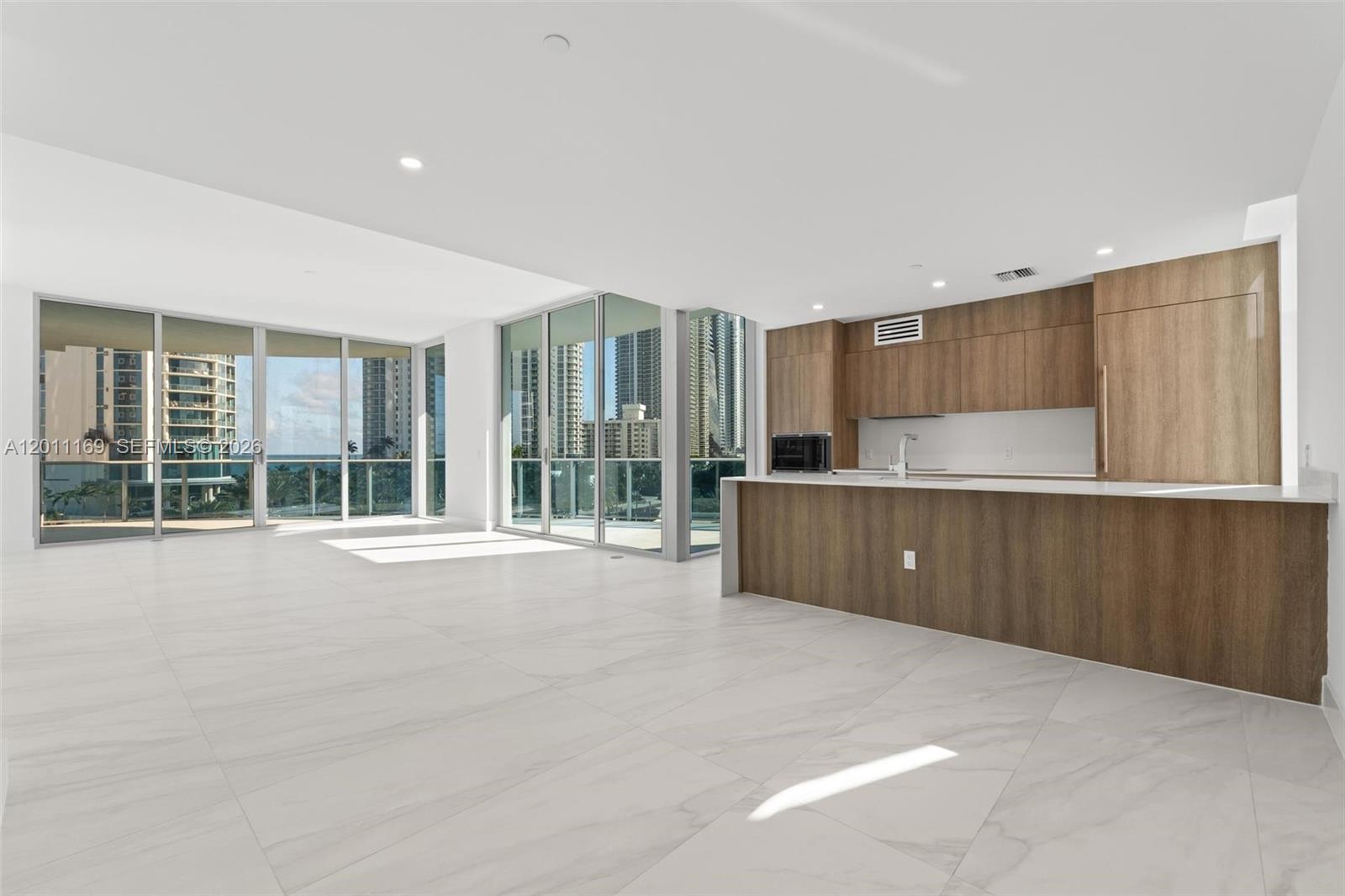 17550 Collins #501 Sunny Isles Beach, FL 33160