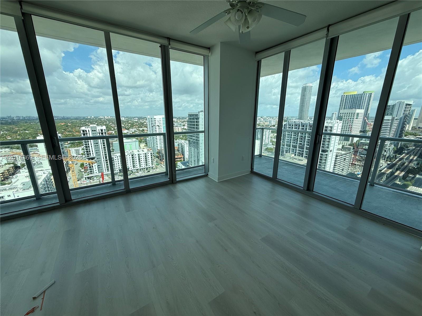 image Axis on Brickell South3