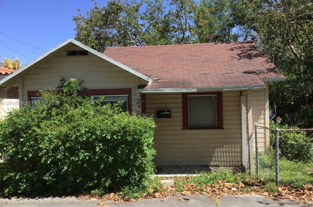 2430 SW 25th Ter Miami, FL 33133