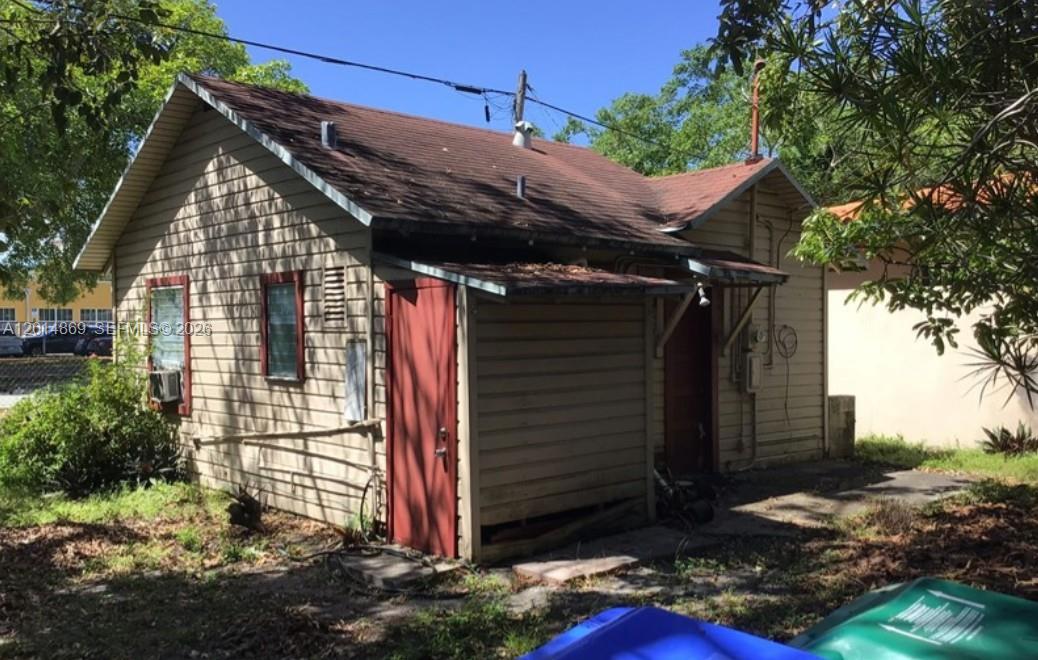 2430 SW 25th Ter Miami, FL 33133