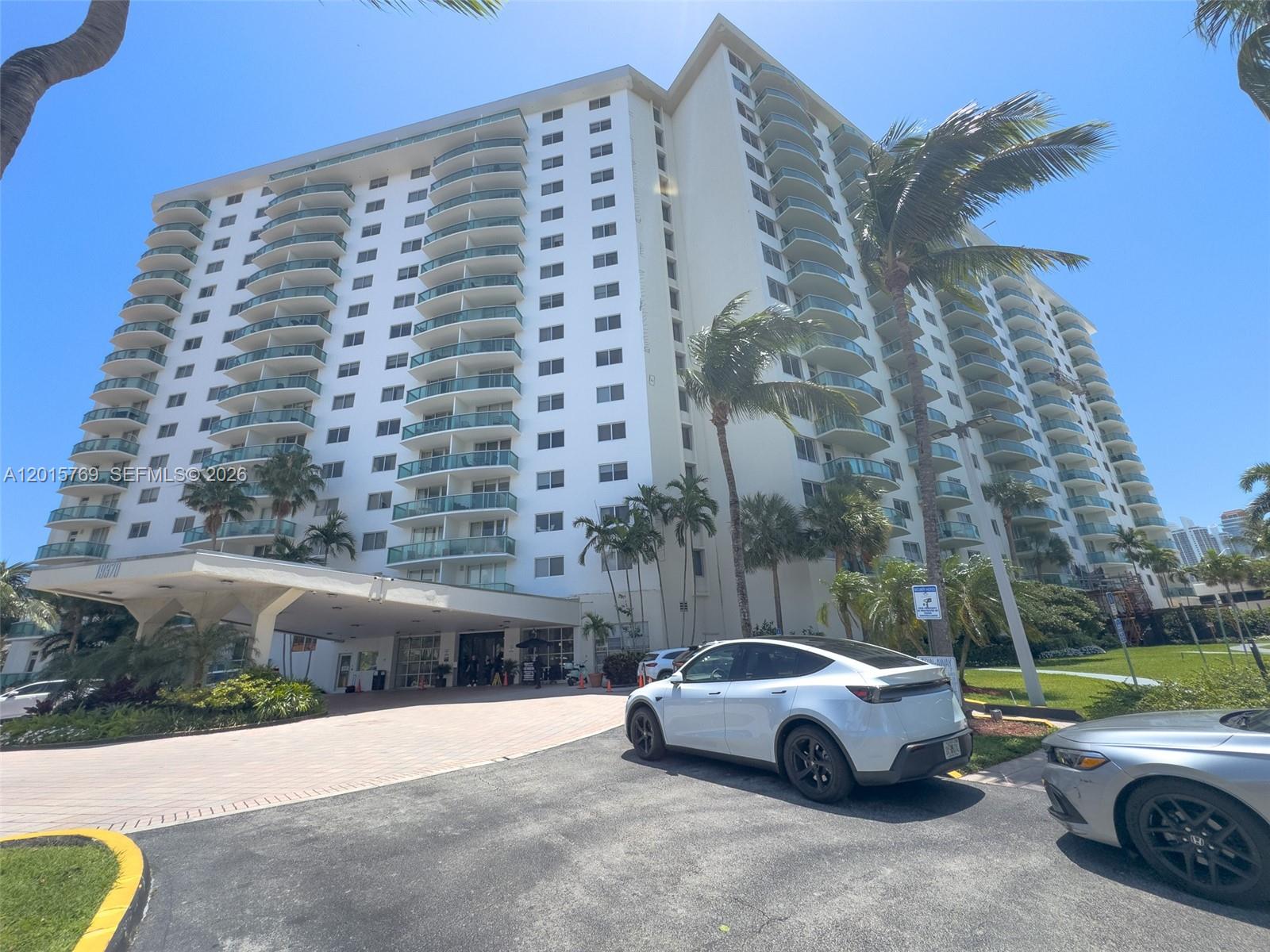 19370 W Collins Ave #902 Sunny Isles Beach, FL 33160