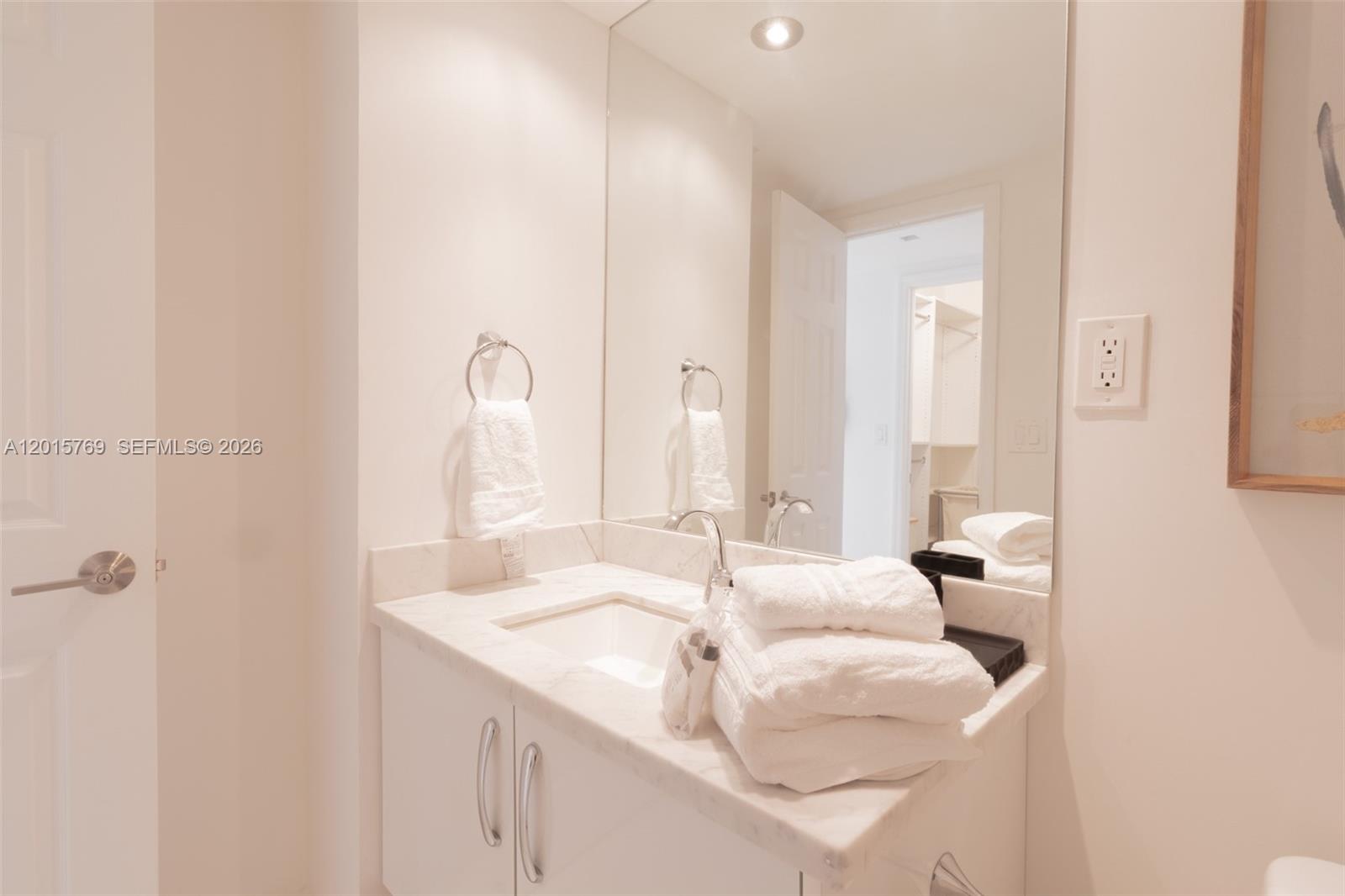 19370 W Collins Ave #902 Sunny Isles Beach, FL 33160