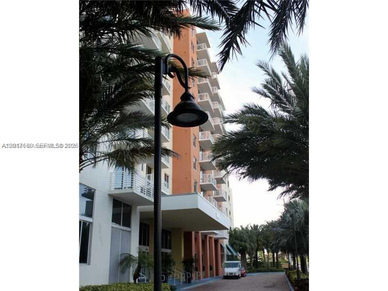 image The Venture at Aventura18