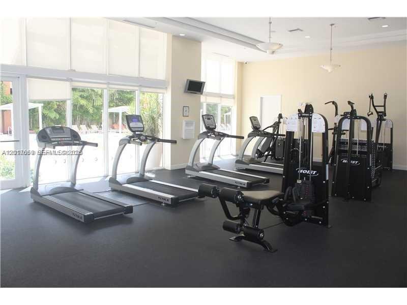 image The Venture at Aventura25