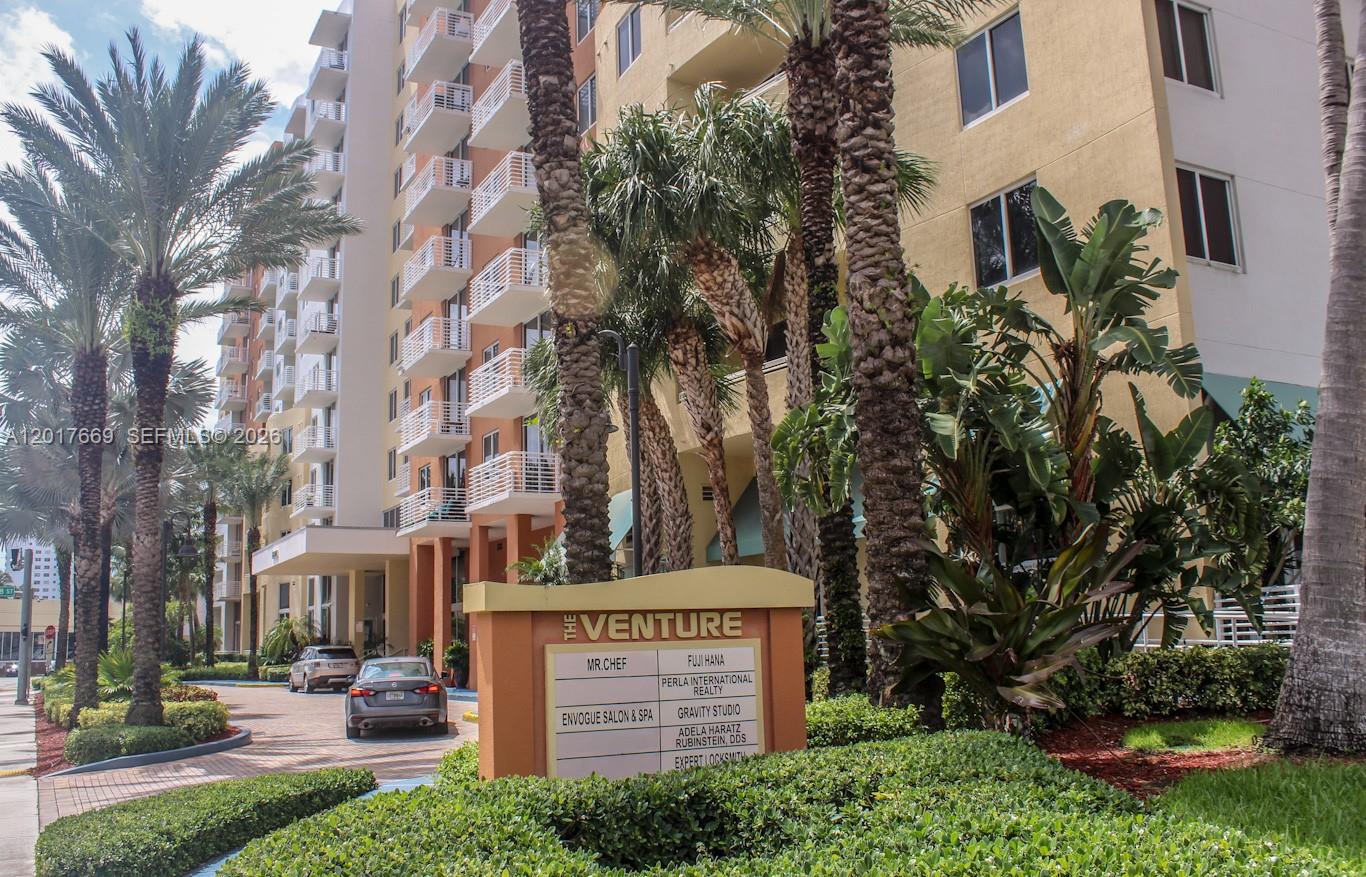 image The Venture at Aventura29