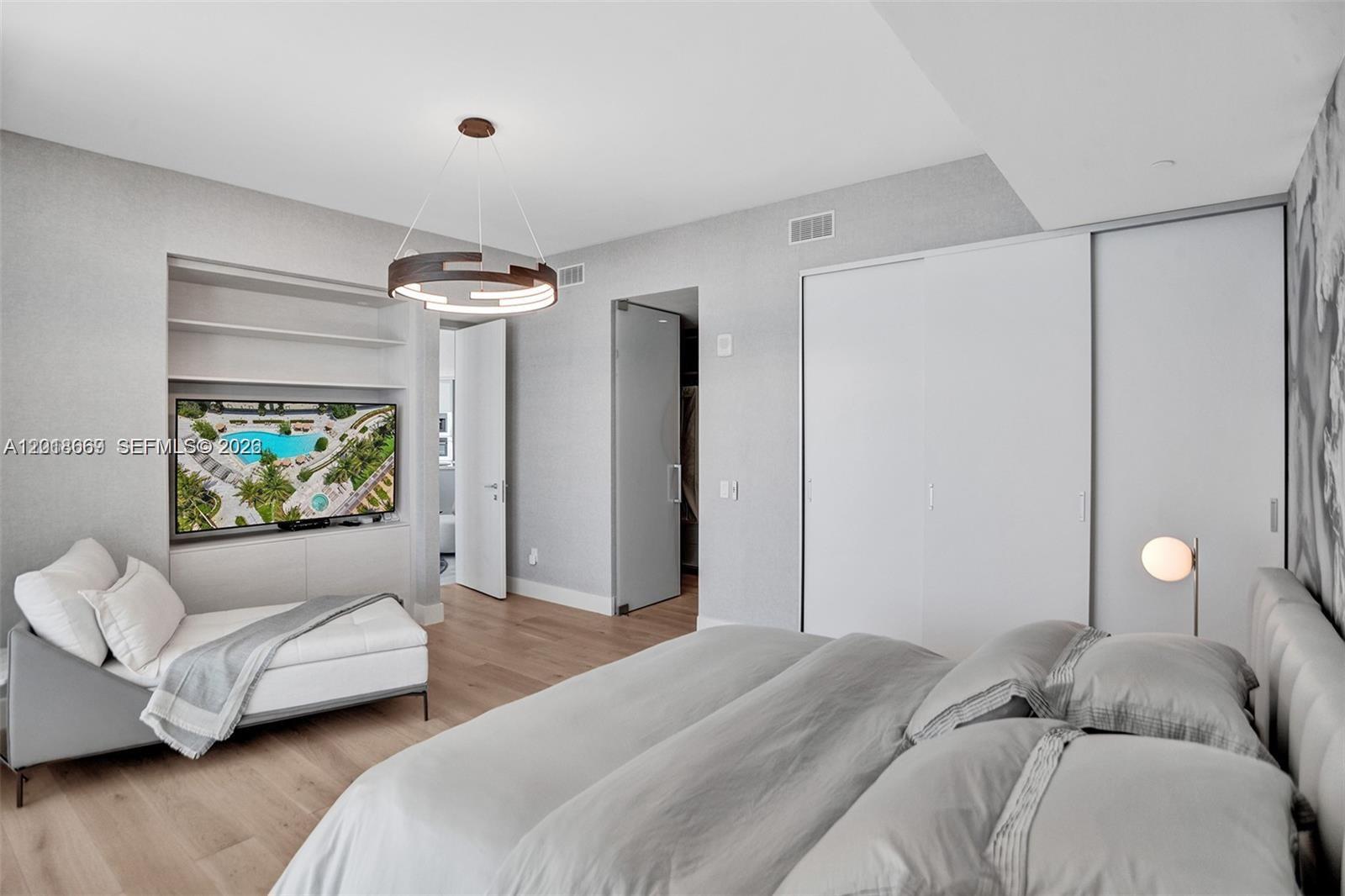 18975 Collins Ave #2204 Sunny Isles Beach, FL 33160