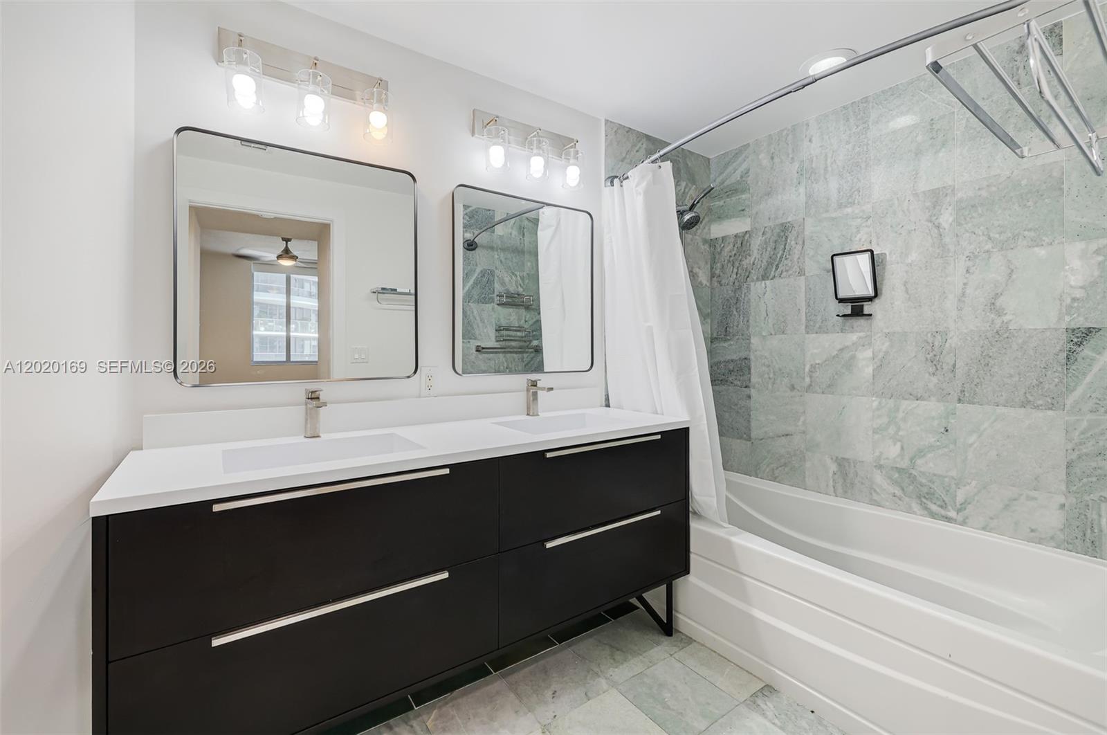 image 1060 Brickell - 105017
