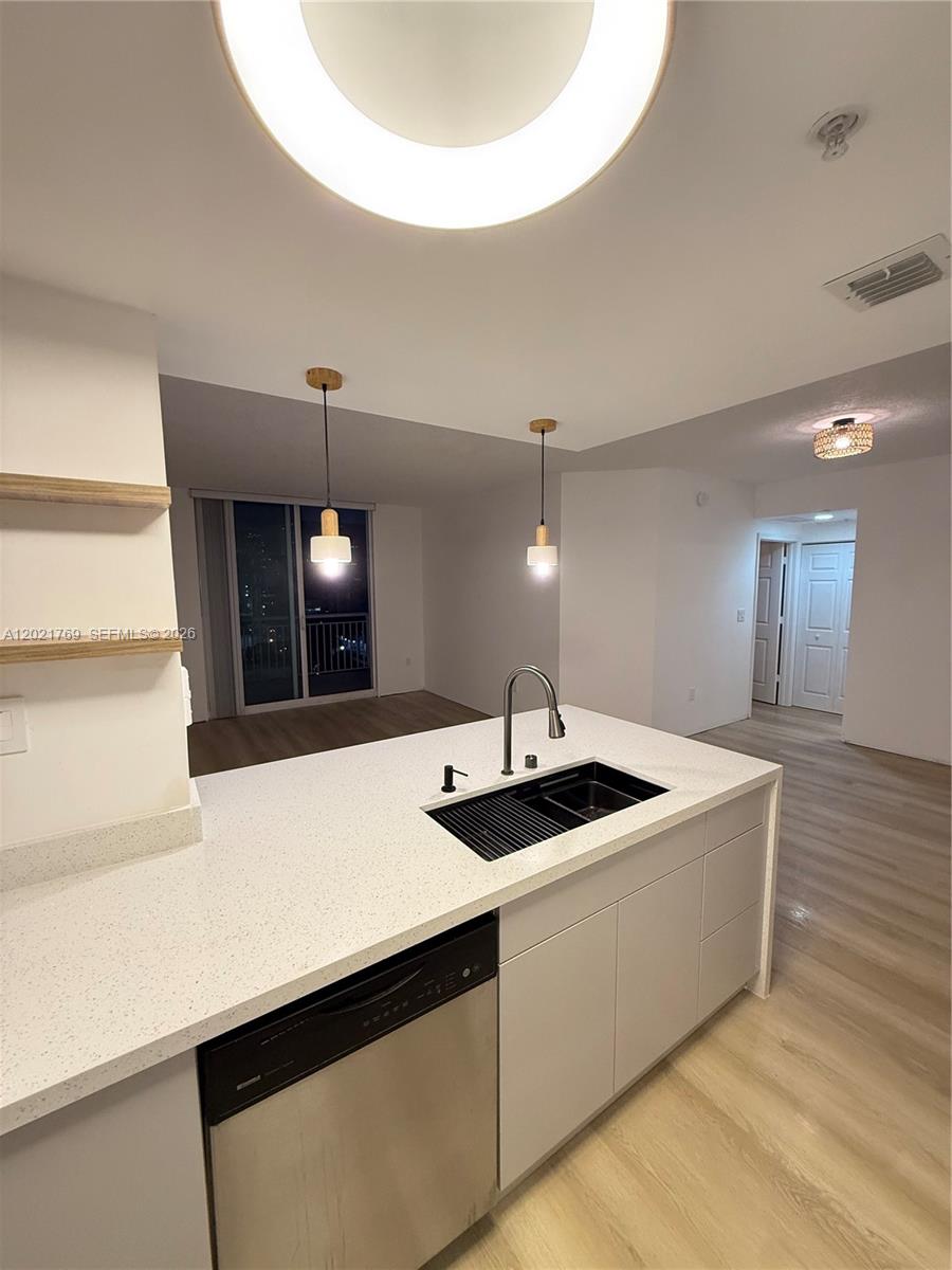 image 1800 Biscayne Plaza14