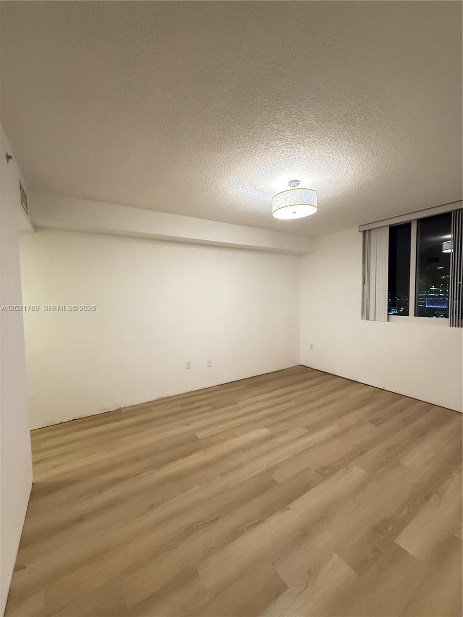 image 1800 Biscayne Plaza16