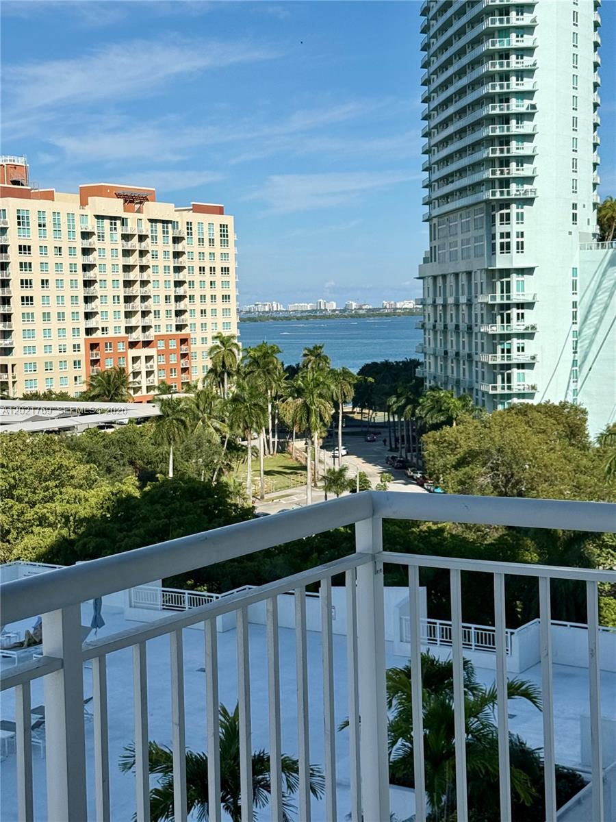 image 1800 Biscayne Plaza29