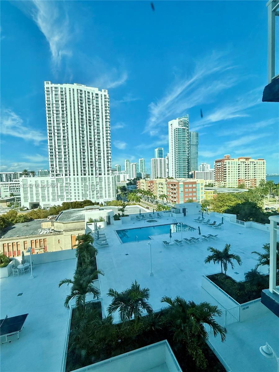 image 1800 Biscayne Plaza30